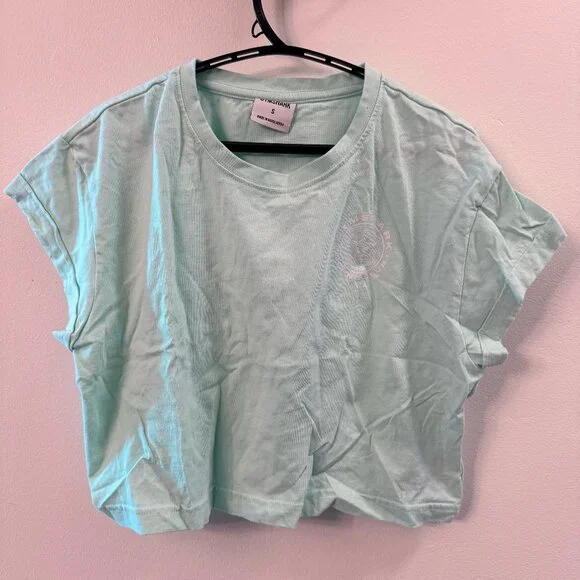 Bundle of Women's GymShark crop top TShirts - Picture 5 of 8